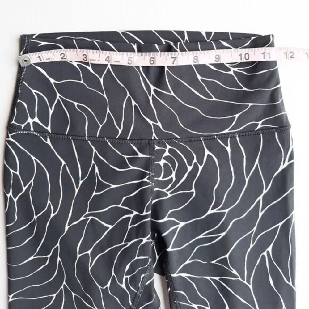 Lululemon Wunder Under Hi Rise 1/2 Tight Womens 4 Rose Alpine White Black W6AGFS